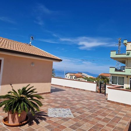 Franci E Aurora House Villa Capo dʼOrlando Eksteriør billede