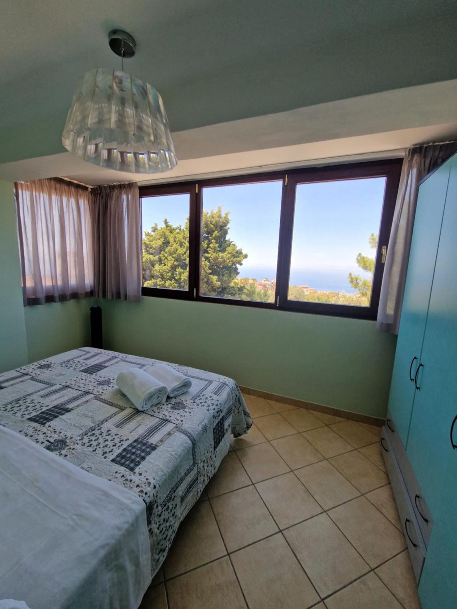 Franci E Aurora House Villa Capo dʼOrlando Eksteriør billede
